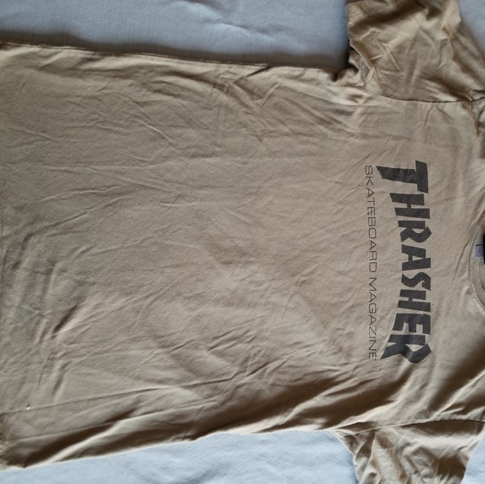 Army green basic Thrasher tshirt M